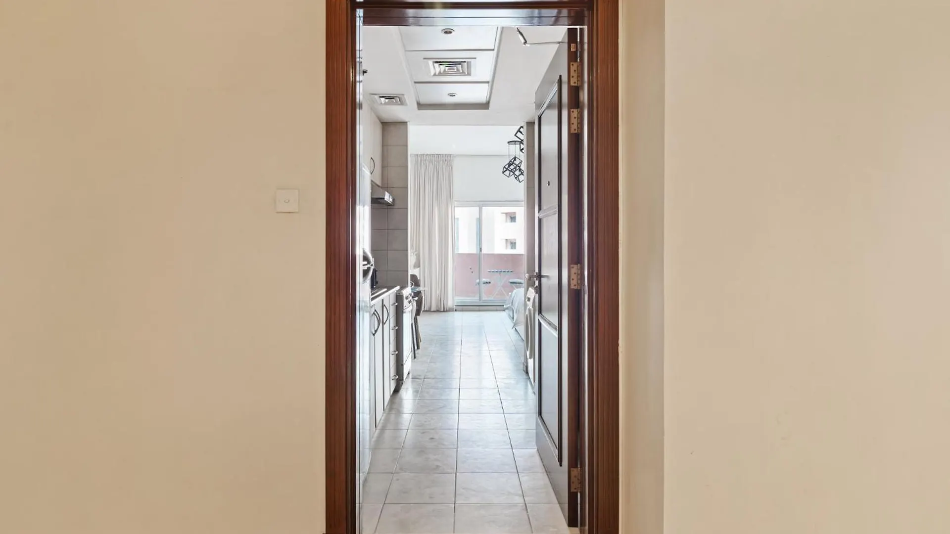 Charming Dubai Studio - Elegant 0*,  United Arab Emirates