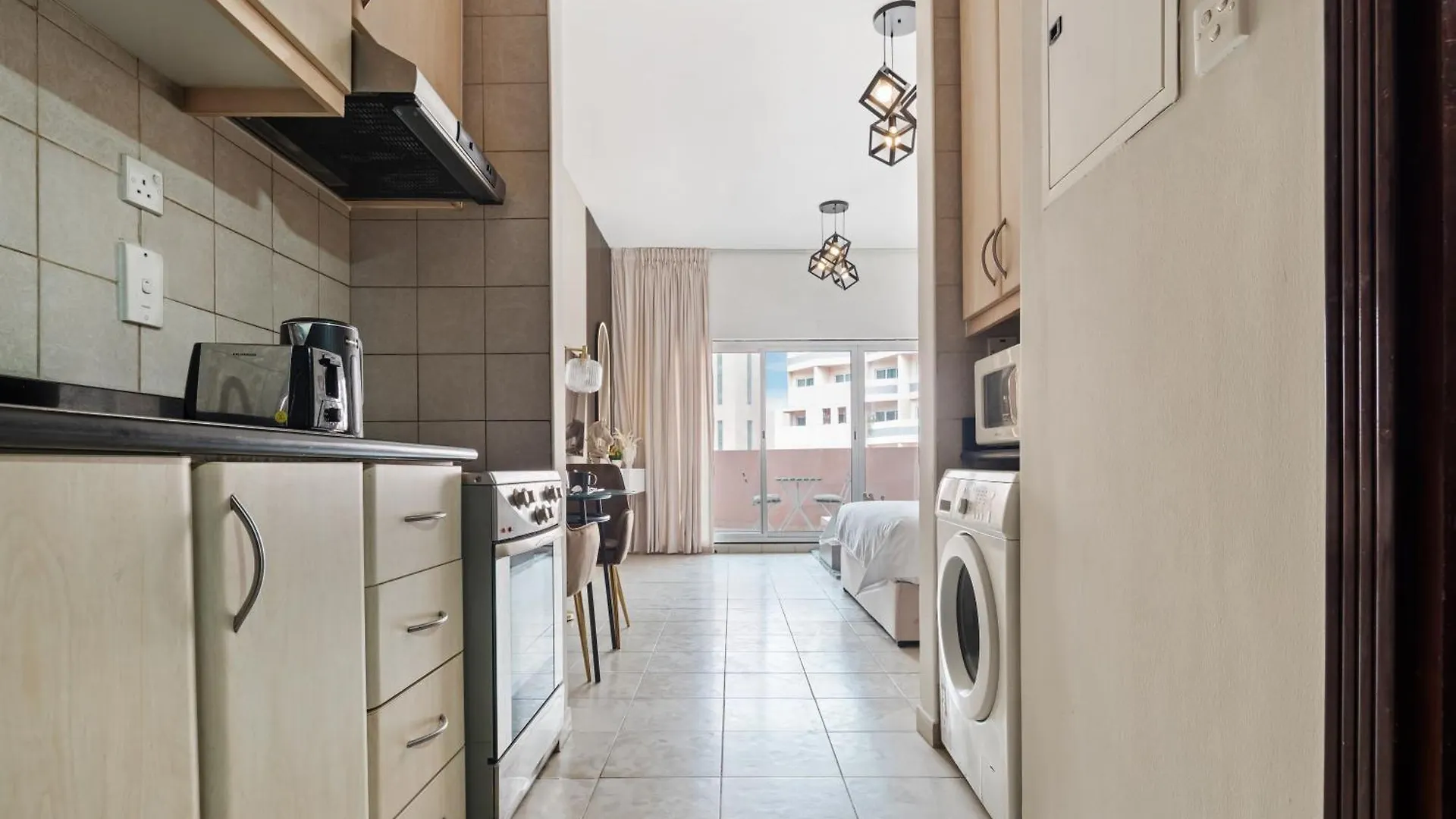 Charming Dubai Studio - Elegant United Arab Emirates